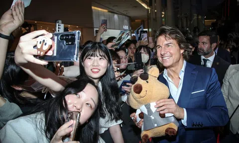 Vì sao Justin Bieber, Tom Cruise không dùng điện thoại