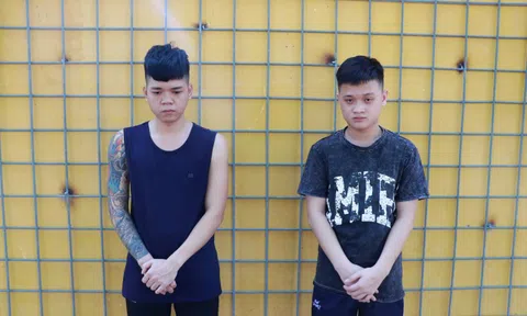 Hai thanh niên sinh năm 2000-2002 lãnh gần 20 năm tù vì hack hơn 300 tài khoản Facebook, lừa đảo tiền tỷ trên cả nước