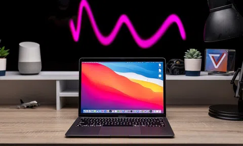 Mẫu MacBook chủ chốt bị Apple 'khai tử' trên web, vẫn bán ở cửa hàng