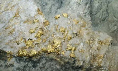 Công trường bị phong tỏa nghiêm ngặt suốt 40 năm để đào khối quặng màu vàng khổng lồ, kho báu 2,5 tỷ USD xuất hiện, công nghệ cao được đưa vào