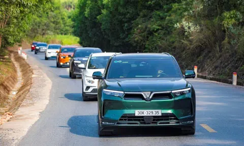 Chi phí rẻ, tính năng vượt trội xe xăng, ô tô điện VinFast đang thay đổi thói quen di chuyển của người Việt