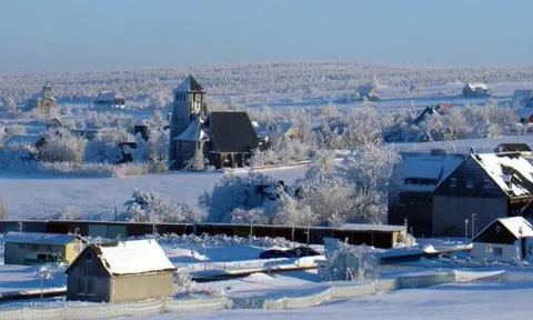 Phát hiện kho báu 6 tỷ USD ngay trong nhà, cặp vợ chồng U60 lập tức rời đi dù không nhận được khoản tiền nào, ngôi nhà bị tháo dỡ, công nghệ cao vào cuộc