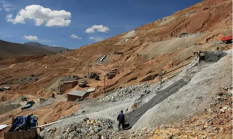 Phong tỏa công trường bất ngờ bịt kín hố sâu 600m, “kho tài nguyên” dùng 1.200 năm không hết được phát hiện, công nghệ cao được đưa vào