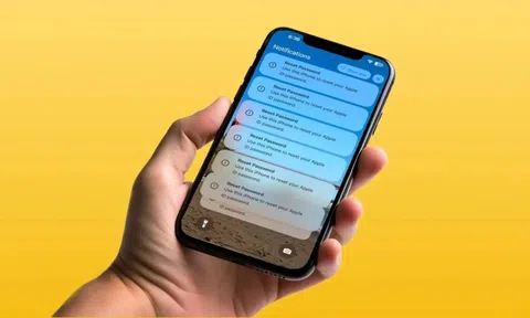 Người dùng iPhone bị tấn công bằng hình thức 'dội bom' thông báo