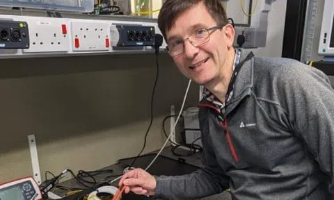 Xuất hiện cáp quang Internet nhanh nhất thế giới