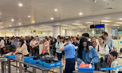 Điều khách nước ngoài khen hết lời khi đến sân bay Nội Bài