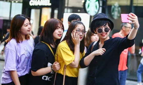 Gen Z dẫn đầu làn sóng thanh toán số và mua sắm trực tuyến