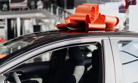 Theo dõi một người phụ nữ mua xe cho mẹ già khoe lên mạng, cảnh sát bắt khẩn cấp: Phát hiện vụ lừa đảo 1,5 triệu USD nhắm vào tiền xây nhà ở xã hội