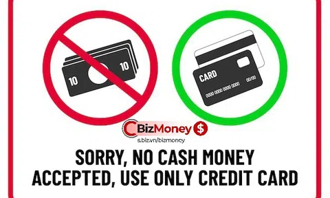 Hiện tượng tâm lý ẩn sau thói quen không dùng tiền mặt: Làm hùng hục cả tháng cũng không dư đồng nào, quẹt mòn thẻ và “nợ tín dụng bền vững”!