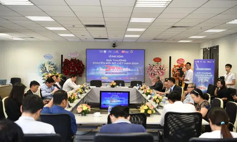 Công cuộc chuyển đổi số quốc gia thành công hay không phụ thuộc rất lớn vào việc xây dựng Chính phủ số, chính quyền số