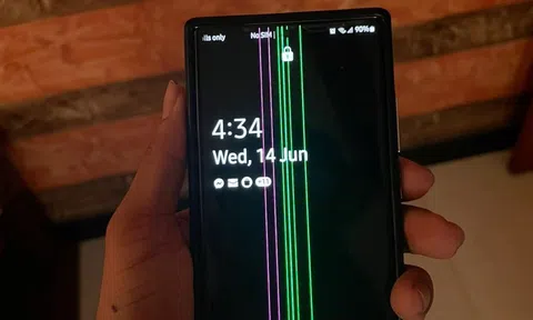 Người mua điện thoại Samsung phải trả tiền để sửa lỗi sọc màn hình