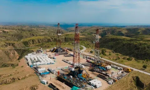 21 giếng khoan sâu 5.000m bất ngờ báo tin vui vì gặp dòng khí lạ bốc cháy ngùn ngụt, kho báu đã lộ diện, công nghệ cao xuất hiện