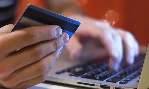 Triệt phá ổ nhóm mua bán trái phép thông tin tài khoản ngân hàng