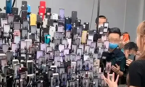 Cảnh sát theo dõi căn nhà có 26.000 chiếc điện thoại phát sáng chạy 24/7, phát hiện bí mật động trời về 32 tỷ đồng