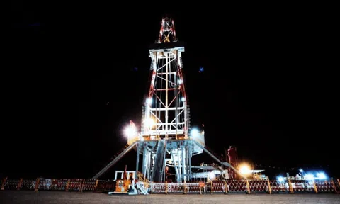 2 giếng khoan sâu hơn 10.000m báo tin vui trúng lớn vì càng đổ nước càng phun lửa, kho báu được đánh thức, công nghệ siêu lạ vào việc