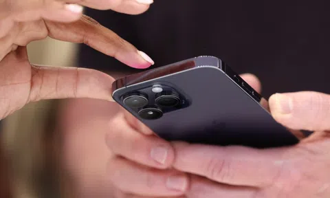 Doanh số iPhone tăng nhưng Apple chưa thể vội mừng