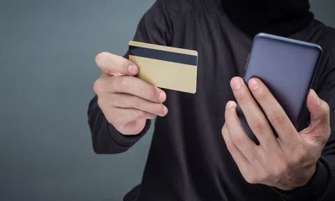 'Hãy coi điện thoại và SIM như tiền trong tài khoản ngân hàng'