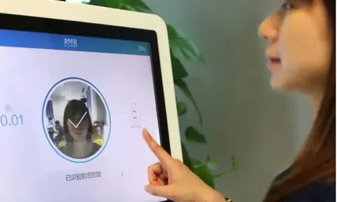 Phải xác thực khuôn mặt mới chuyển tiền được nhưng tài khoản vẫn bay số tiền lớn dù không thao tác gì, ngân hàng không chịu trách nhiệm, lộ trò lừa đảo mới