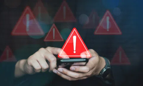 Điện thoại có 2 ứng dụng này, người dùng cần gỡ gấp nếu không muốn bị đánh cắp tài khoản ngân hàng