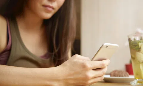 5 cách khóa thẻ ngân hàng nhanh chóng và an toàn, nắm chắc để xử lý ngay khi gặp nguy cơ!