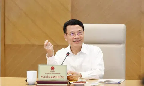 Bộ trưởng Nguyễn Mạnh Hùng: Máy móc không thay thế con người mà chỉ làm nổi bật những cái máy móc không thể thay thế con người