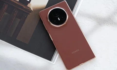 Thị trường smartphone gập sôi động