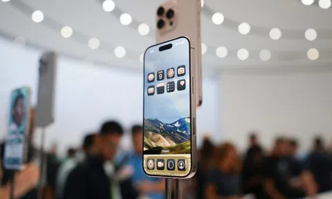 iPhone 16 Pro Max cháy hàng ở Singapore, Thái Lan