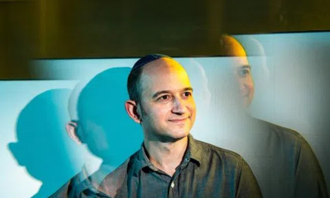 Thiên tài AI được Google bỏ gần 3 tỷ USD chiêu mộ lại là ai?