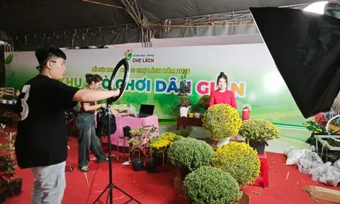 Đua nhau livestream bán hàng dịp Tết