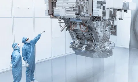 Tại một thị trấn nhỏ ở Hà Lan, công ty sở hữu cỗ máy "nóng hơn cả mặt trời" đang in ra thế hệ chip AI tiếp theo