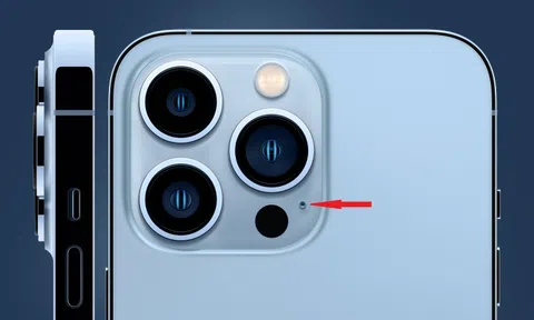 Lỗ nhỏ cạnh camera iPhone có tác dụng gì