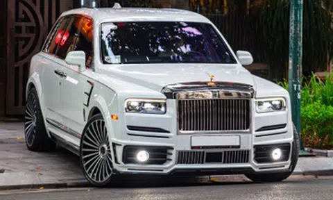 Rolls-Royce độc nhất Việt Nam của đại gia Hà Nội thay logo tốn hơn nửa tỷ đồng