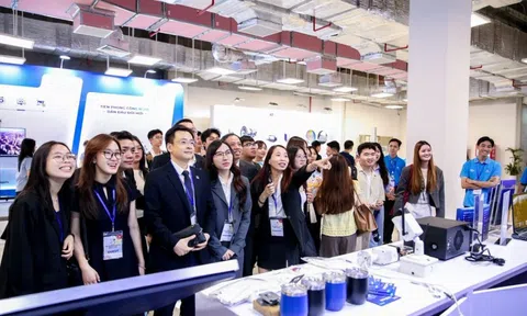 Dấu ấn doanh nghiệp công nghệ Việt tiên phong tại VIIE 2025