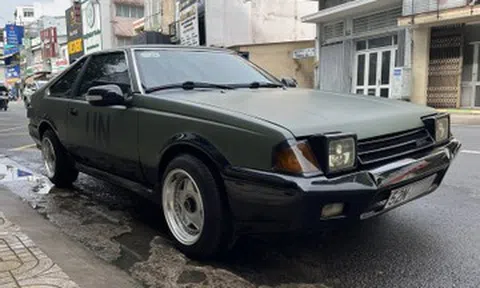 Dừng tậu siêu xe, ông Đặng Lê Nguyên Vũ bỗng mua xế cổ Toyota Celica gần 50 tuổi