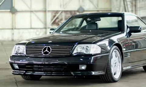 Soi xế cổ Mercedes SL 73 AMG hàng hiếm 30 năm tuổi đội giá lên đến 15 tỷ đồng