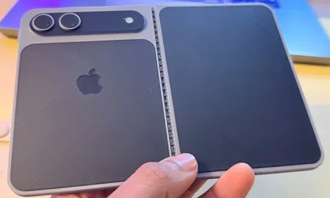 Đây là iPhone gập?