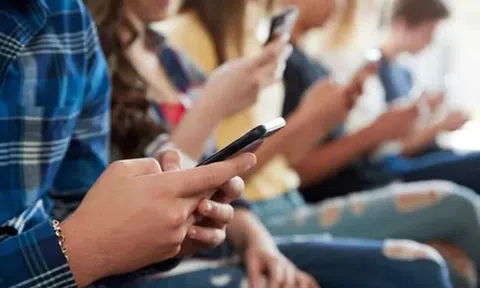 Ba Lan chuẩn bị cấm trẻ em dưới 16 tuổi sử dụng mạng xã hội