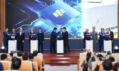 Chủ tịch Viettel Tào Đức Thắng nói gì khi FPT công bố thành lập nhà máy kiểm thử, đóng gói đầu tiên của Việt Nam?