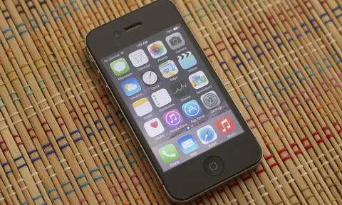 Lý do iPhone 4S 'cháy hàng'