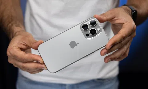 iPhone 16 Pro Max tăng giá bất thường