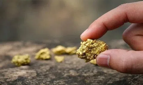 Phát hiện thêm 13.000 kg vàng trị giá 31.000 tỷ đồng bị bỏ ngoài hố rác