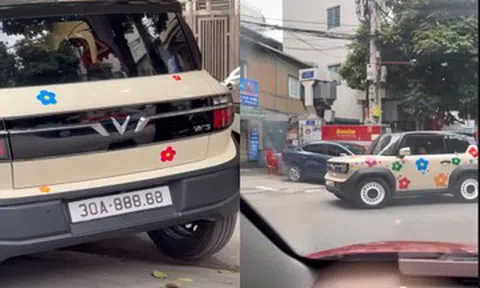 VinFast VF 3 gắn biển số lâu năm 30A-888.88 dạo phố mùng 1 Tết, giá hàng tỷ đồng