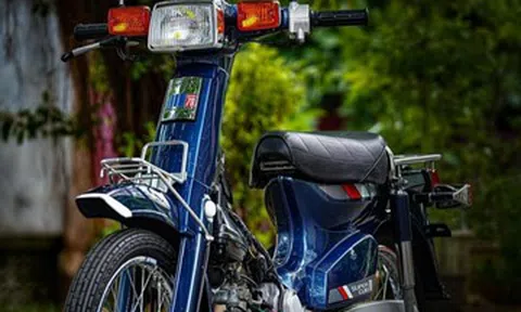 Honda Cub 82 biển 3 số huyền thoại được trả 150 triệu, chủ xe Hà Nội từ chối bán
