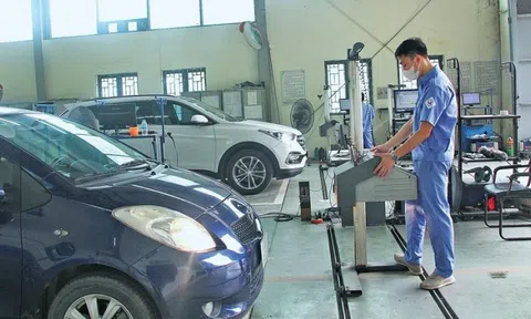 Quy định mới từ 1/3: Tài xế ô tô và xe máy chính thức chuyển sang dùng giấy đăng kiểm điện tử