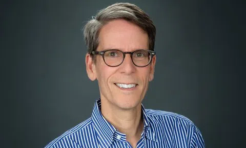 Chủ tịch Intel nghỉ hưu, mở đường cho chiến lược sản xuất chip mới