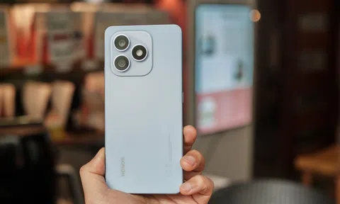 Điện thoại tầm trung mỏng nhẹ có pin 7.000 mAh