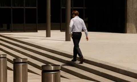 Tập đoàn sa thải 60.000 nhân sự, lợi nhuận giảm 67% vẫn tuyên bố sẽ thu 100 tỷ USD nhờ “canh bạc mới”