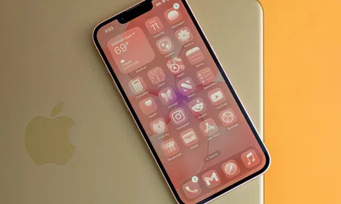 Apple giữ lại giao diện gây tranh cãi