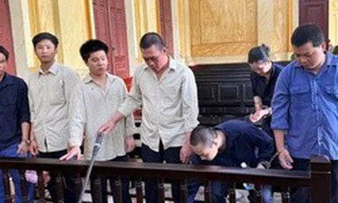 Ngỡ ngàng “siêu thị giấy tờ giả” phân phối về TPHCM