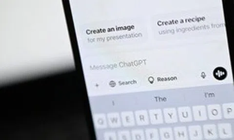 Mô hình toán học của MIT cho thấy: Sự "ba phải" của AI như ChatGPT đang cuốn người dùng vào vòng xoáy hoang tưởng